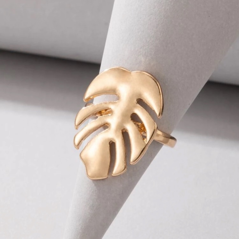 🎉 New Monstera Leaf Size 6.5 Gold Ring